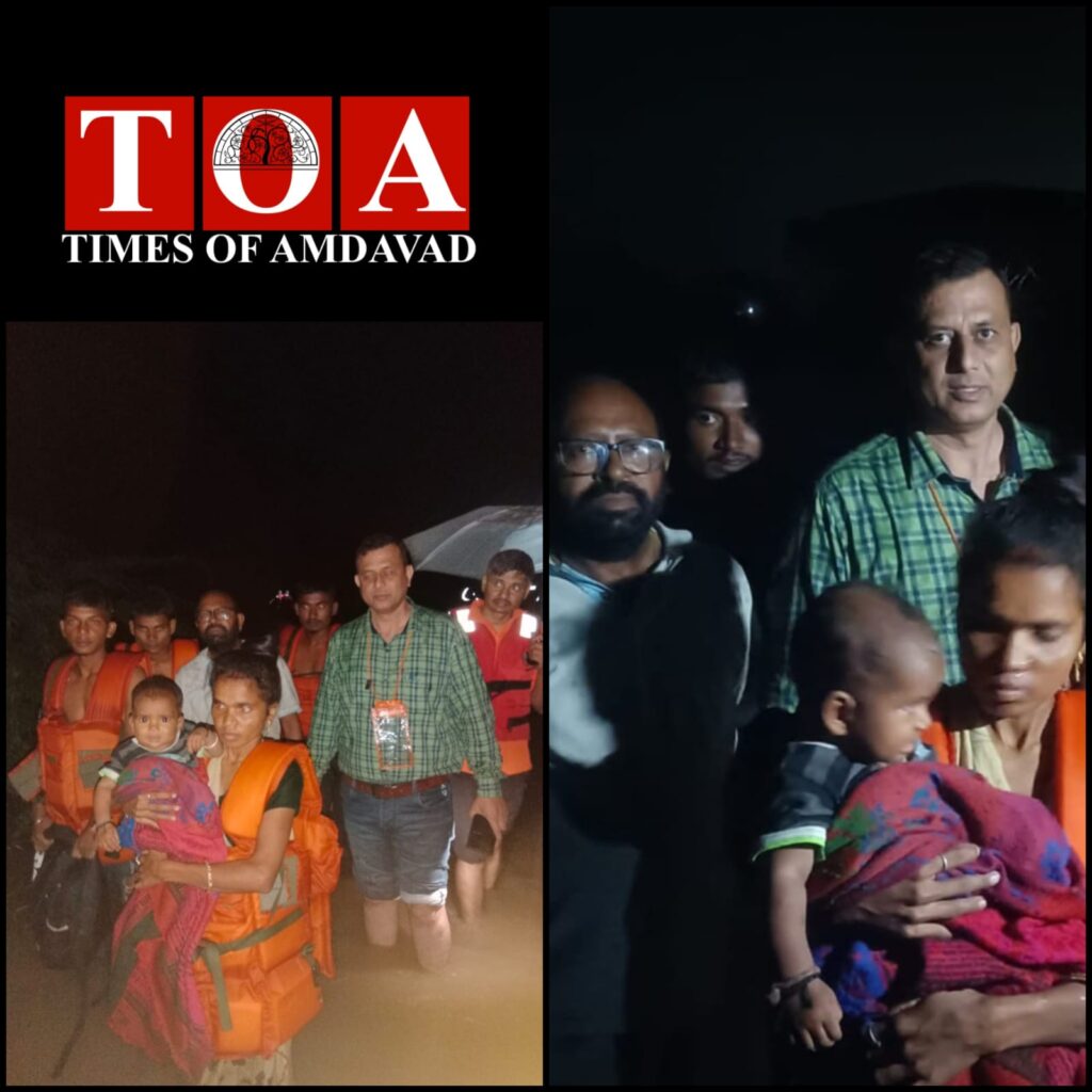 વડોદરા જિલ્લાના જરોદમાં વરસાદમાં ફસાયેલાં શ્રમજીવી પરિવારને PI બારોટ અને NDRF ની ટીમે ડૂબતા બચાવી લીધો વડોદરા જિલ્લાના જરોદમાં વરસાદમાં ફસાયેલાં શ્રમજીવી પરિવારને PI બારોટ અને NDRF ની ટીમે ડૂબતા બચાવી લીધો